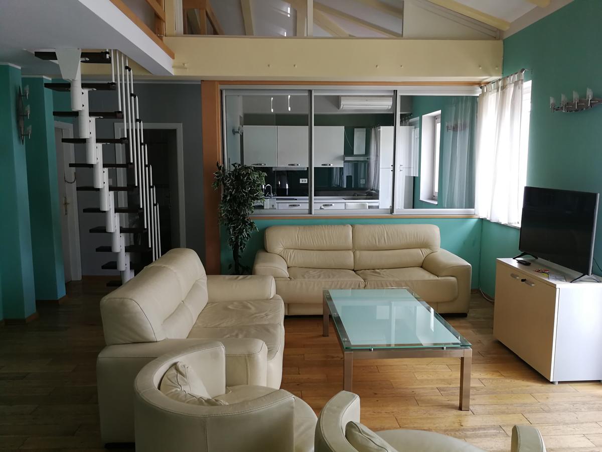 Apartments Zlatko Delic 伊卡 外观 照片